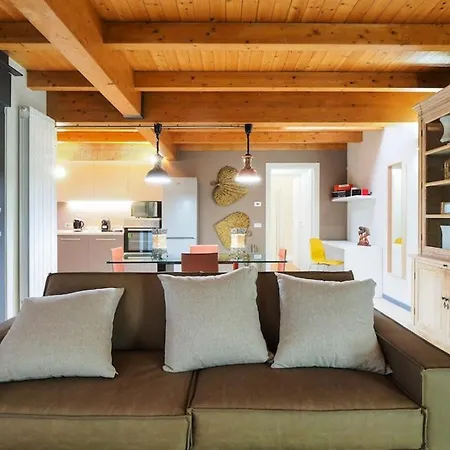 Le Residenze Di San Lorenzo アパート パラビアーゴ